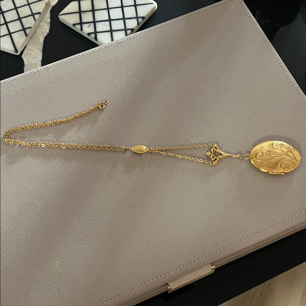 Gold Flower Oval Locket Necklace - Picture 6 of 6